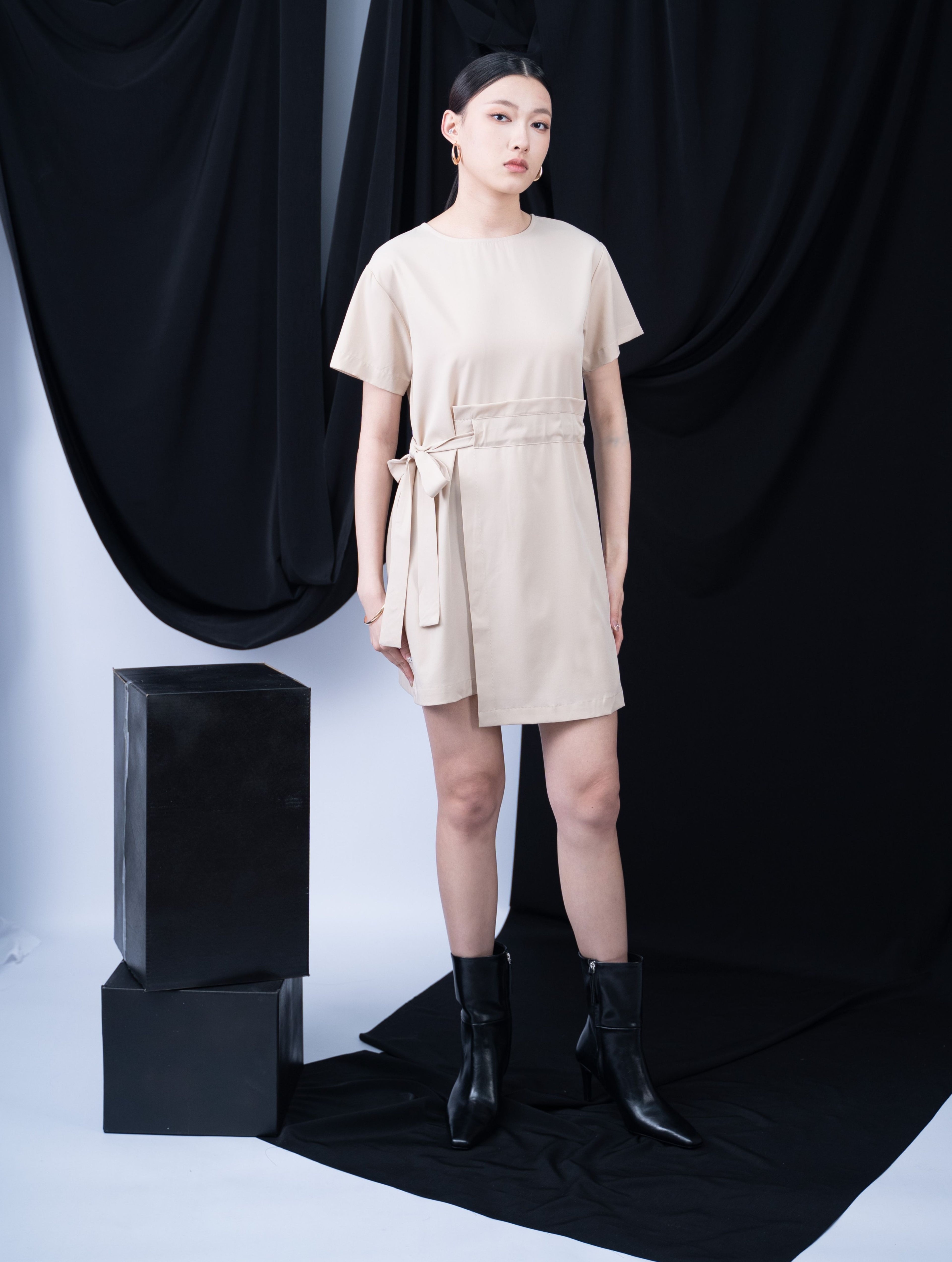 Ivanh Short Sleeve With Front The Dress