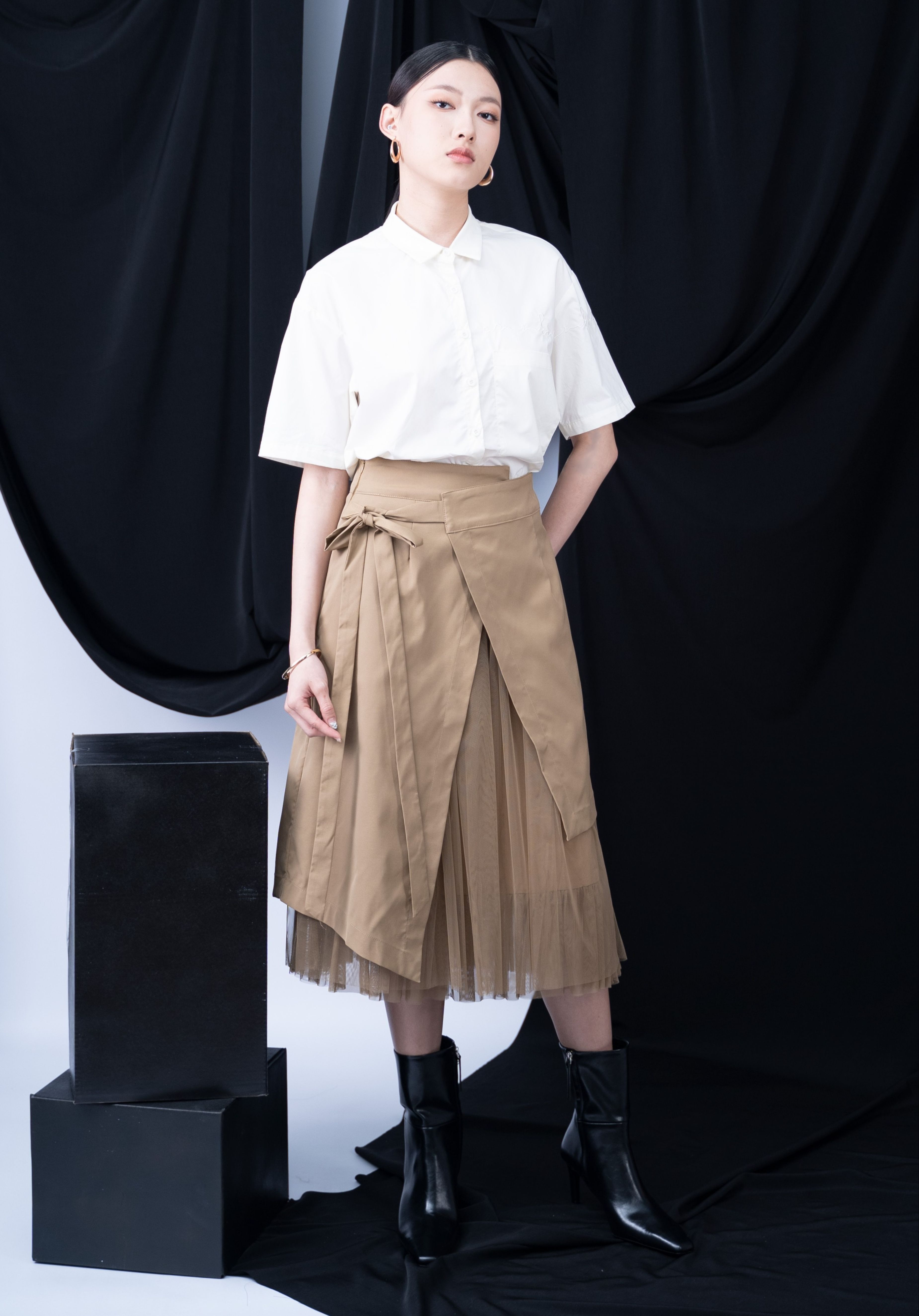 Torin Embroidery Short Sleeve Top