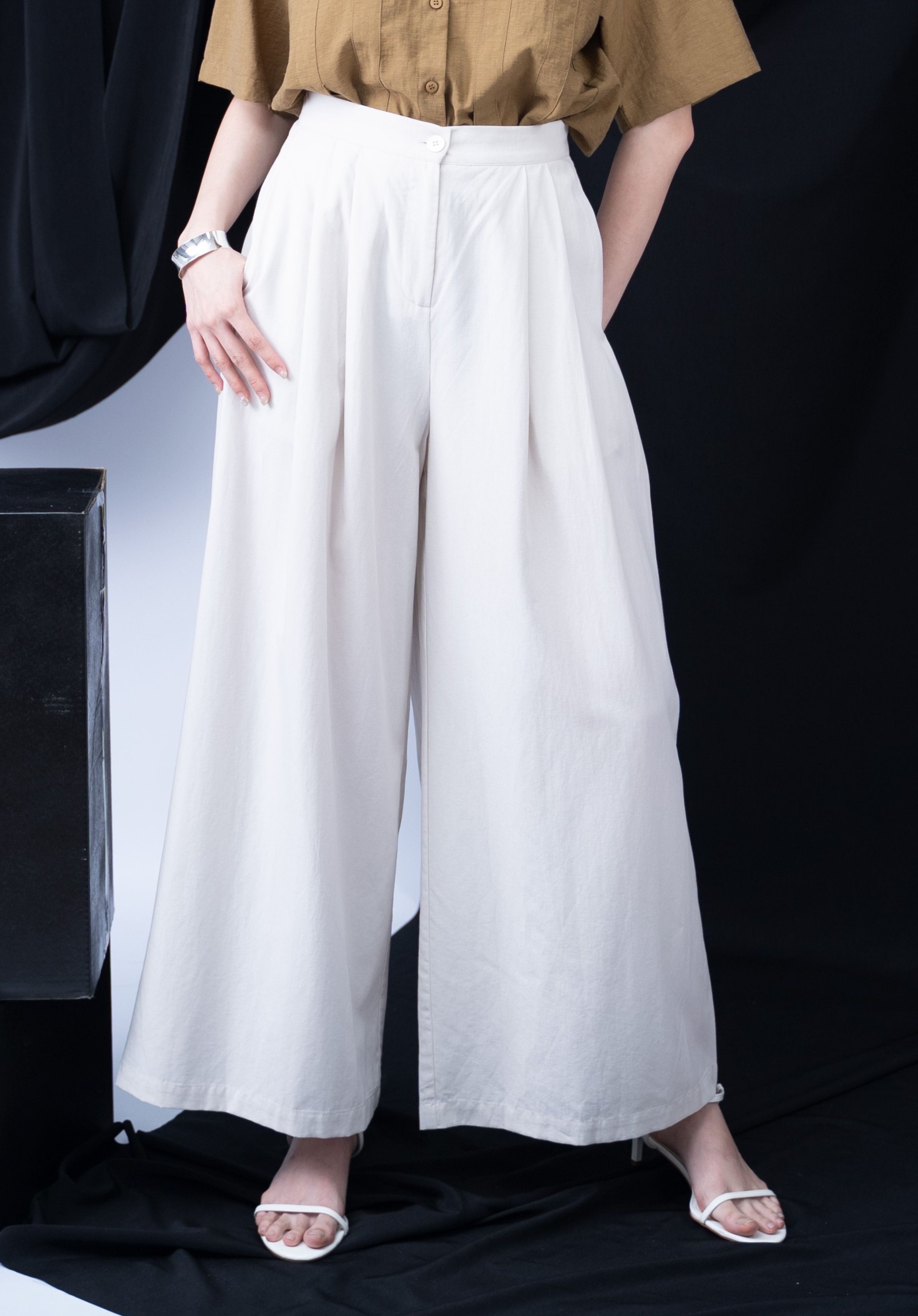 Lumen Back Gather Wide Leg Pant