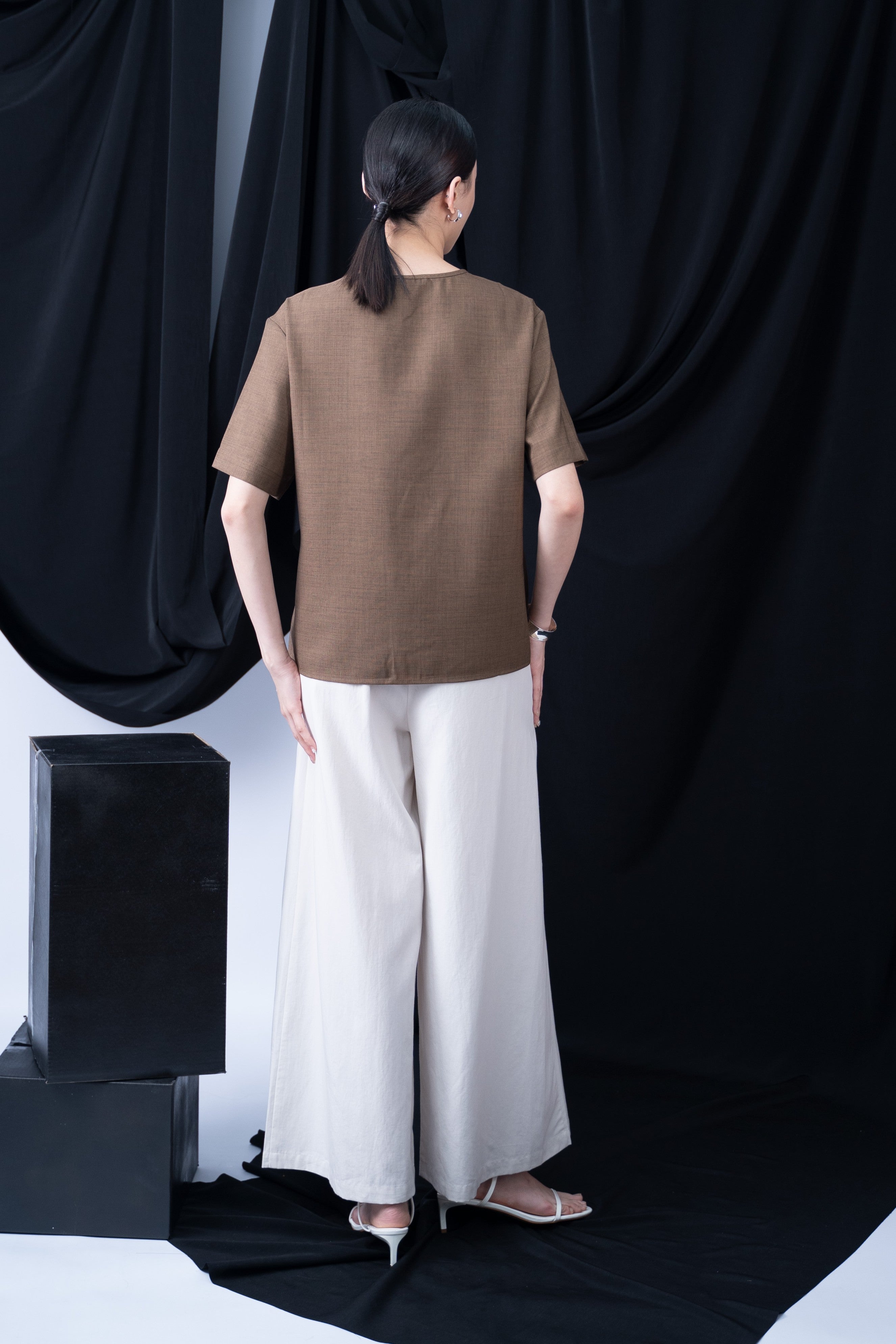 Nimbus Chinese Button Top