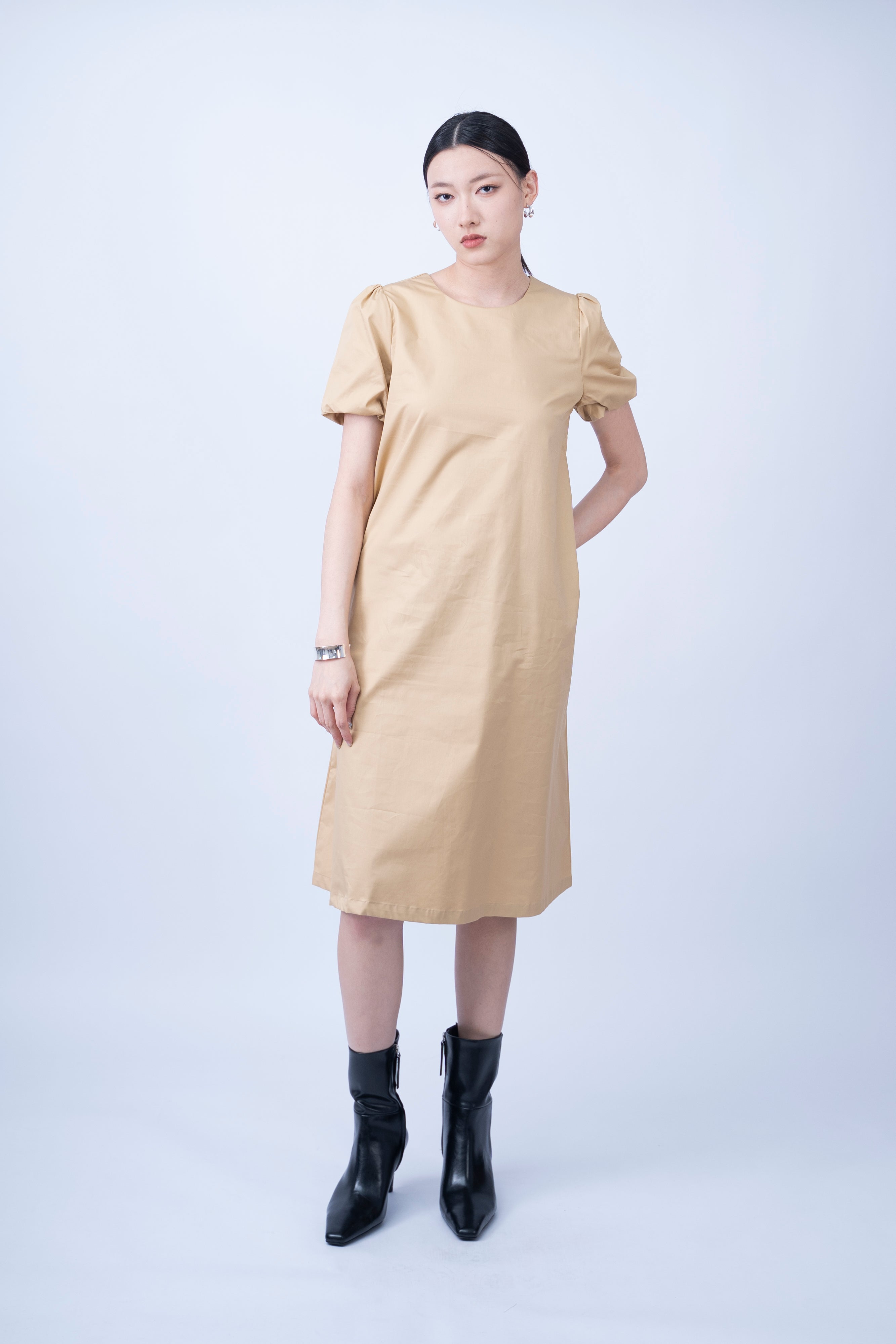 Artimesio Back Button Dress