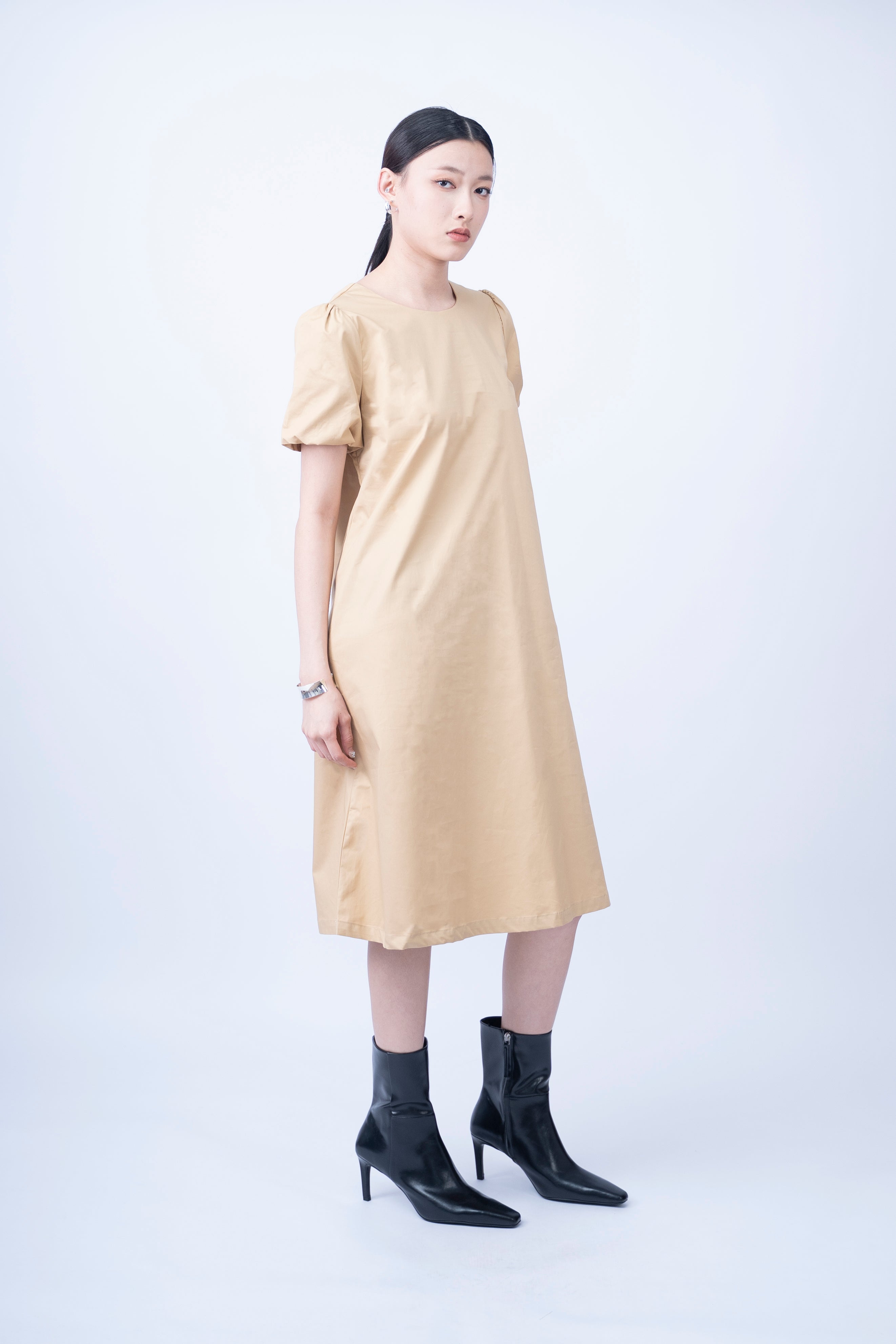 Artimesio Back Button Dress